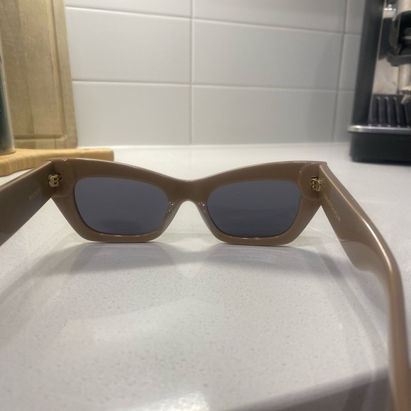 Eleventh Hour Booked Cateye Sunglasses - Picture 8 of 9